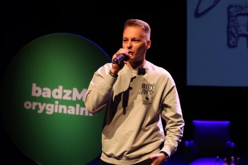 7.-Adamo-RUDNIK-Akcja-BadzMY-Oryginalni