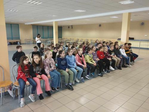 Toaleta-to-nie-smietnik-2024-12