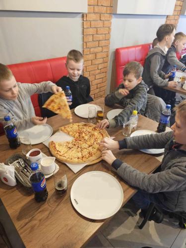 Wizyta-na-poczcie-i-Dzien-Pizzy-10