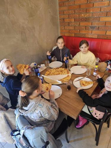 Wizyta-na-poczcie-i-Dzien-Pizzy-12