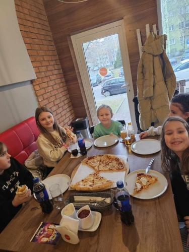 Wizyta-na-poczcie-i-Dzien-Pizzy-14